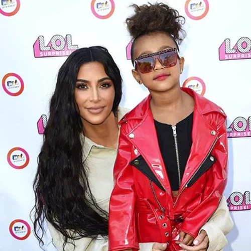 Η North West έκανε την πρώτη της εμφάνιση στην πασαρέλα