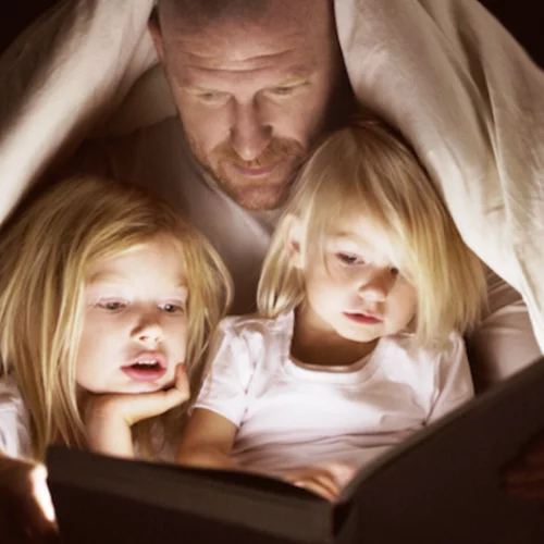 Οι 3 βασικές διαφορές που χωρίζουν έναν «μπαμπά», από έναν «πατέρα»