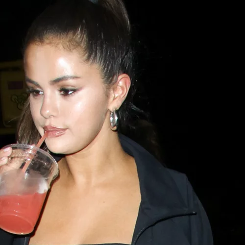 Selena Gomez | Ποιο ήταν το statement αξεσουάρ που μας έκανε τρομερή εντύπωση;