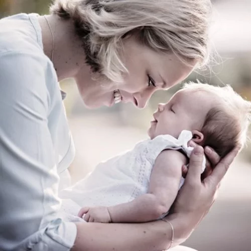 Τα 7 Β που δημιουργούν έναν ασφαλή δεσμό με το παιδί σας από την πρώτη μέρα