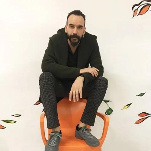 Πάνος Μουζουράκης | Έκανε το πρώτο του εξώφυλλο στην Αμερική!