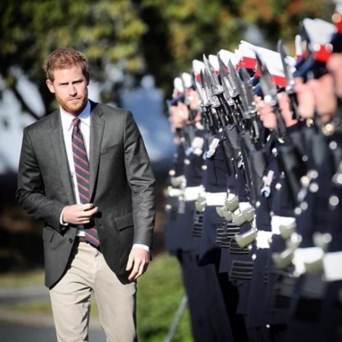 Πρίγκιπας Harry | Γιατί ασχολείται συνέχεια με τη βέρα του;