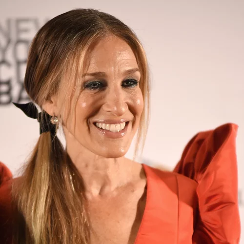 Η Sarah Jessica Parker με ένα από τα πιο εντυπωσιακά φορέματα που έχει επιλέξει ποτέ