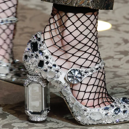 Με αυτόν τον τρόπο θα αποφύγεις τις πληγές την πρώτη φορά που θα φορέσεις κλειστά παπούτσια μετά το καλοκαίρι