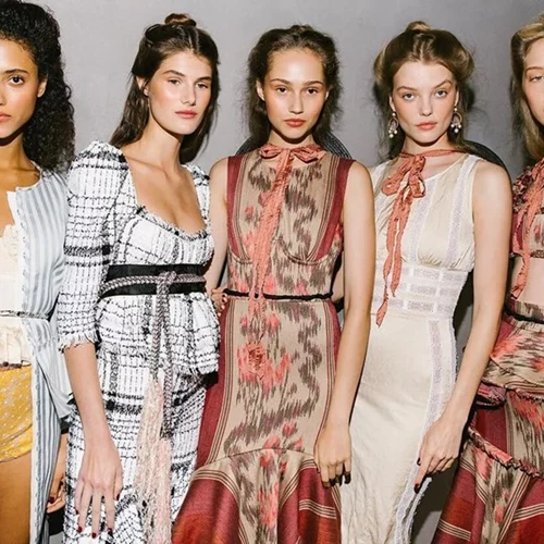 Το iconic χτένισμα της Liv Tyler επιστρέφει στην Εβδομάδα Μόδας της Νέας Υόρκης