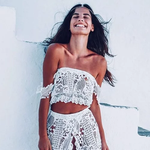 Χριστίνα Μπόμπα | Τρώει παγωτό με... πουλόβερ και μπουφάν στην Ιρλανδία