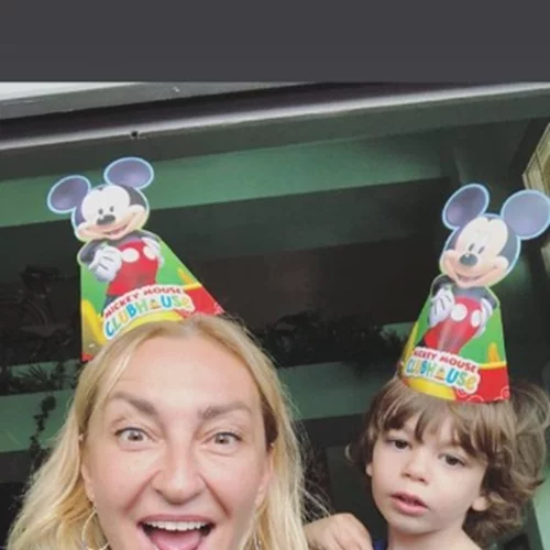 Ρούλα Ρέβη: Η δημόσια εξομολόγηση και οι δύσκολες στιγμές με τα παιδιά της