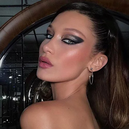 Η Bella Hadid μόλις φόρεσε ανδρικά ρούχα 