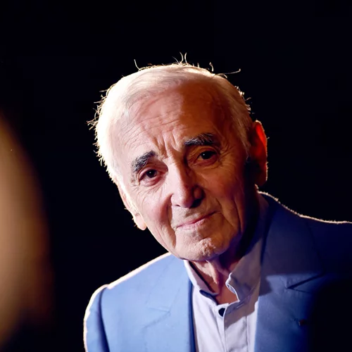 Έφυγε από τη ζωή ο Γάλλος τραγουδιστής Charles Aznavour