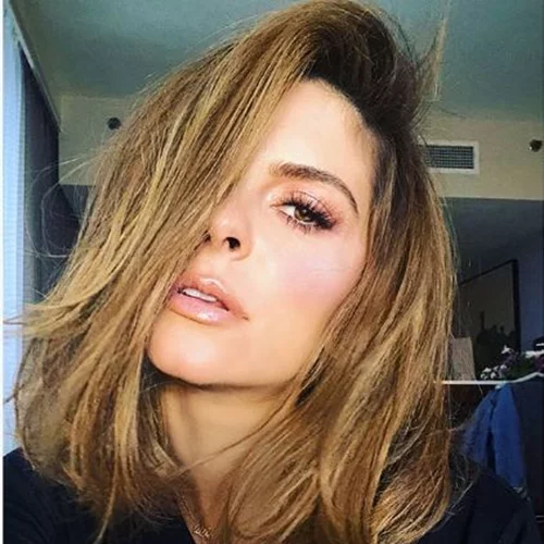 Εκεί που όλες τα κόβουν, η Maria Menounos βάζει τα πιο μακριά μαλλιά και εμείς τα θέλουμε asap