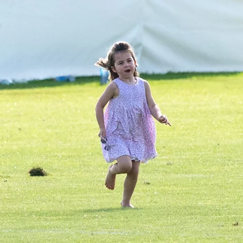 Η πριγκίπισσα Charlotte είναι ίδια με τον μπαμπά της και αυτή η φωτο είναι η απόδειξη!