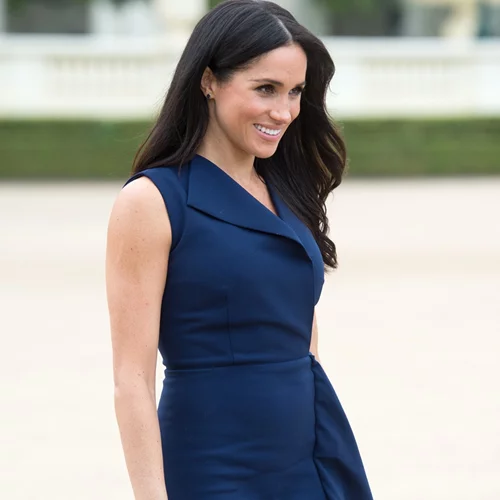 Ούτε royal ponytail, ούτε κότσος: Το νέο χτένισμα της Meghan Markle μας άφησε με το στόμα ανοιχτό!