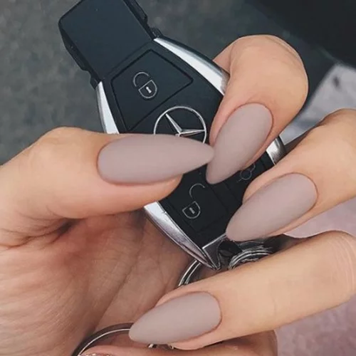 Γιατί αυτό το σχέδιο στα νύχια θα κάνει πάντα εντύπωση συγκριτικά με όλα τα υπόλοιπα!