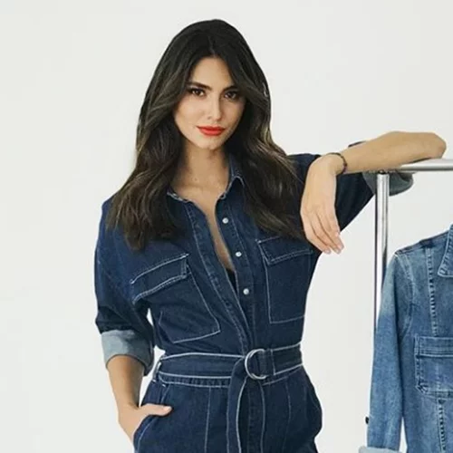 Βρήκαμε τη φανταστική τζιν, ολόσωμη φόρμα της Ηλιάνας Παπαγεωργίου