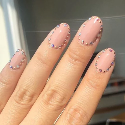 Η νέα μανία στα νύχια είναι αυτή... Και μας αρέσει πολύ!