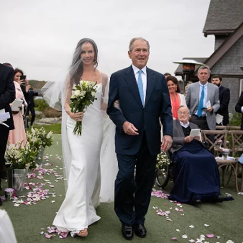 H κόρη του George Bush παντρεύτηκε και ήταν υπέρκομψη