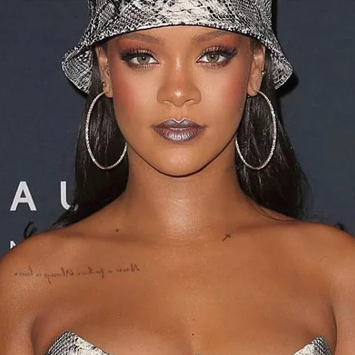 Rihanna | Φόρεσε το snake print όπως μόνο εκείνη ξέρει