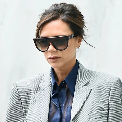 Victoria Beckham | Όσα αποκάλυψε για την εποχή που σχεδίασε το πρώτο της ρούχο