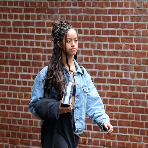 Η Malia Obama έκανε το ντεμπούτο της σε video clip