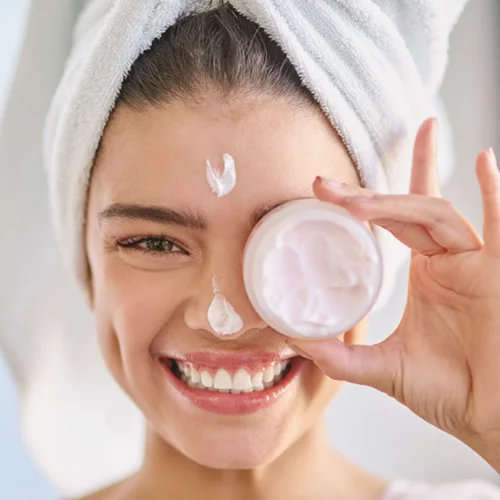 5 νέα προϊόντα φροντίδας προσώπου που αξίζει να δοκιμάσεις