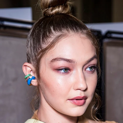 Πώς να κάνω τις φύτρες των μαλλιών μου να μην πετάνε: Δύο μυστικά