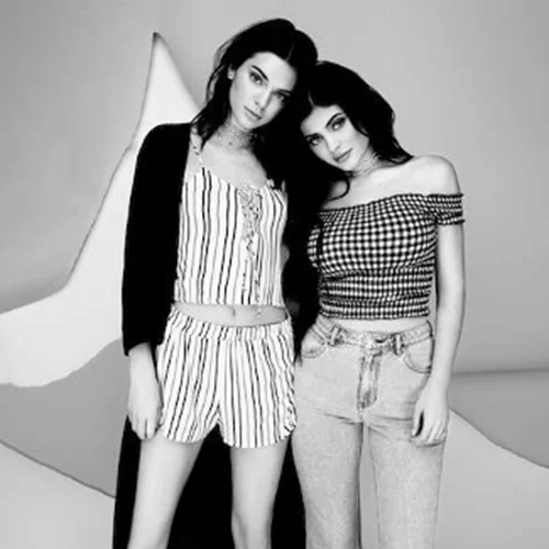 Kendall + Kylie for Carpisa: Η it bag που έψαχνες βρίσκεται σ' αυτή τη συλλογή