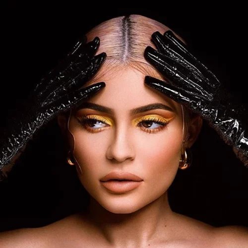 Η Kylie Jenner γιορτάζει το Halloween με μία spooky συλλογή