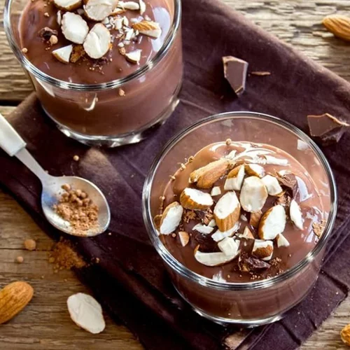 Μους σοκολάτα με αβοκάντο και μπανάνα