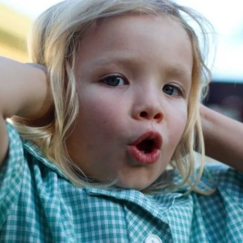 Τα παιδιά που πάνε παιδικό σταθμό φέρονται καλύτερα από αυτά που μένουν στο σπίτι