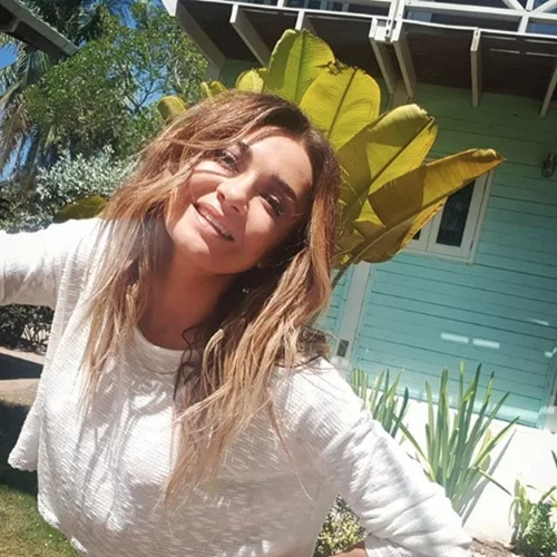 Αποστολία Ζώη | Ποζάρει με τα εσώρουχά της και στέλνει μήνυμα στους άντρες