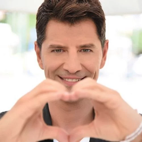 Σάκης Ρουβάς | Μάθε πώς θα μπεις στην ομάδα του χωρίς οντισιόν!