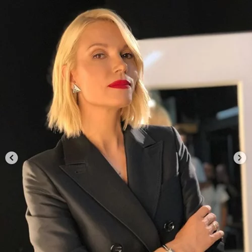 Θεωρείς το καρέ στα μαλλιά βαρετό; Η Βίκυ Καγιά με αυτά τα χτενίσματα θα σε διαψεύσει!