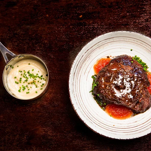 Steak Alive: Το νέο μέρος όπου θα φας το καλύτερο κρέας