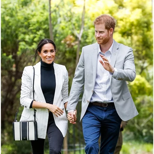 Ο πρίγκιπας Harry και η Meghan Markle υποδέχτηκαν τα Χριστούγεννα