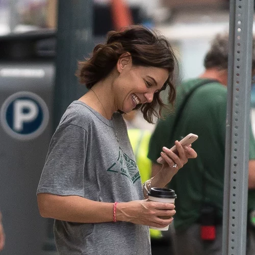 Αρραβωνιάστηκε η Katie Holmes;