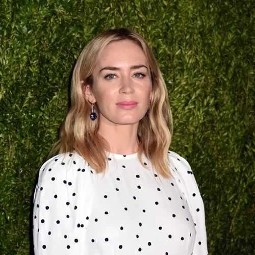 Emily Blunt: Η Mary Poppins επισκέπτεται την Vogue!