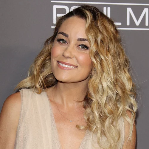 Αν θεωρείς ότι είναι νωρίς για τα Χριστούγεννα, δες αυτό το χτένισμα και θυμήσου το έως τότε!