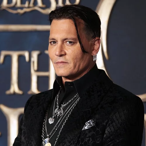 Κι όμως ο Johnny Depp έχει γιο και έγινε 18 ετών