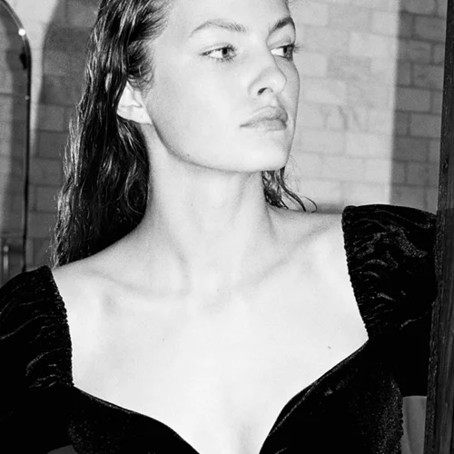 Βρήκαμε το φόρεμα που θα φορέσεις στις γιορτές