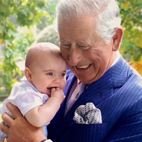 Πιο τρυφερή φωτογραφία από τον πρίγκιπα Κάρολο δεν έχουμε δει