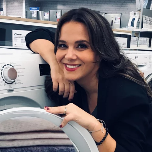 Eliana In Babyland | 15 σκέψεις μπροστά σε ένα πλυντήριο