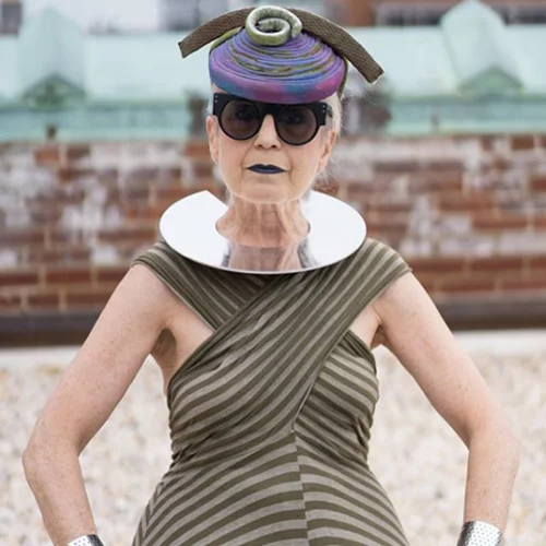 Debra Rapoport | Ένα σύγχρονο fashion icon ετών 70 πρωταγωνιστεί στην εορταστική καμπάνια των H&M