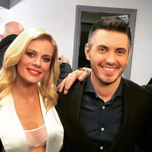 Ο Μιχάλης Χατζηγιάννης γιόρτασε τα γενέθλιά του με τη Ζέτα Μακρυπούλια και πολλούς φίλους