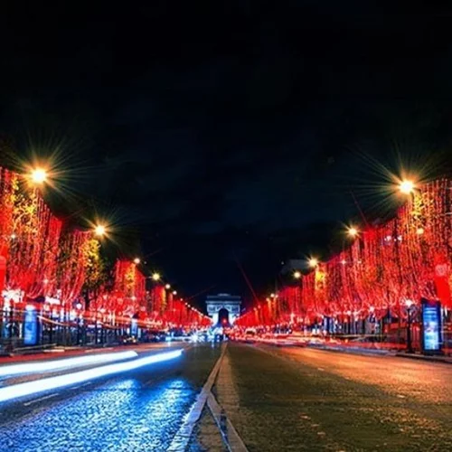 Ο Karl Lagerfeld έφερε τα Χριστούγεννα στο Παρίσι!