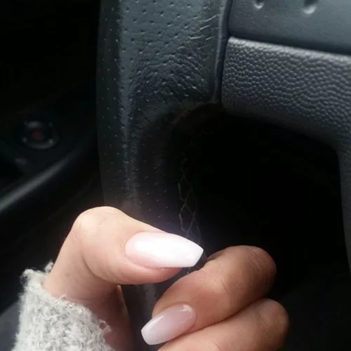 Ποιο είναι το μυστικό για να φαίνονται τα δάχτυλά σου πιο μακρυά!