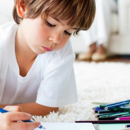 H πρωτιά στους βαθμούς «μετρά» στο σχολικό περιβάλλον, αλλά όχι στην αληθινή ζωή