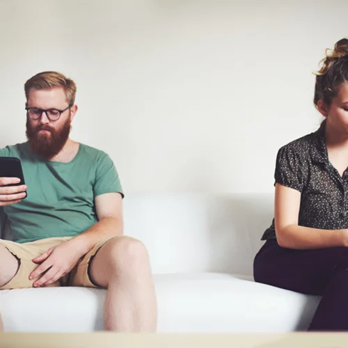 Χώρισες; Αυτά είναι που ΔΕΝ πρέπει να κάνεις στα social media