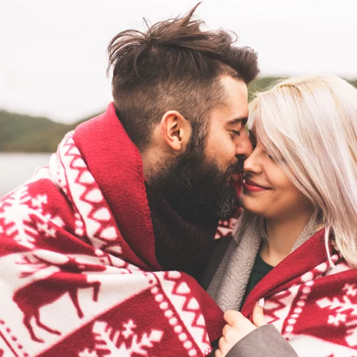 3 τρόποι να δυναμώσετε τη σχέση σας αυτό τον Νοέμβριο