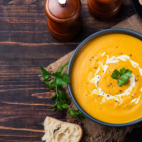 Λαχταριστή σούπα με κολοκύθα και μανιτάρια