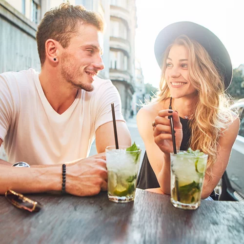 Τα 5 +1 πράγματα που ΔΕΝ πρέπει να ρωτήσεις ποτέ στο πρώτο ραντεβού